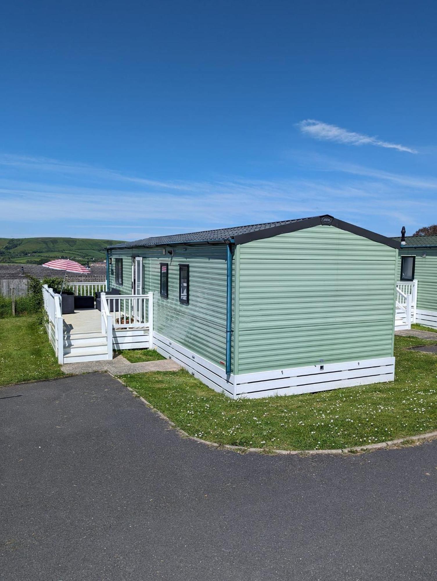 Lovely Bright Modern Caravan Swanage On Peaceful And Tranquil Holiday Park Exterior photo